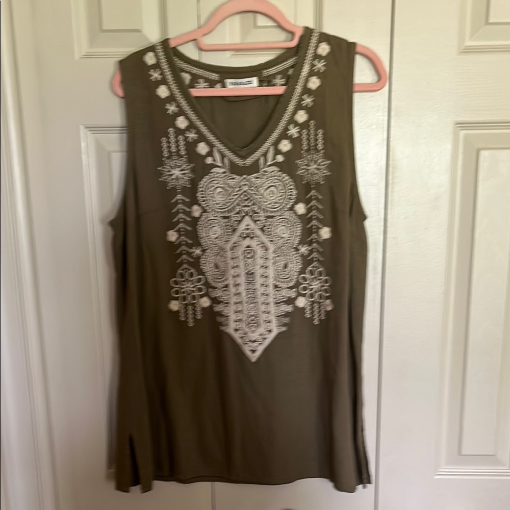 Paparazzi Olive Sleeveless Top with White Embroidery size XL NWOT